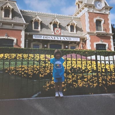 A little throwback to some retro Disneyland